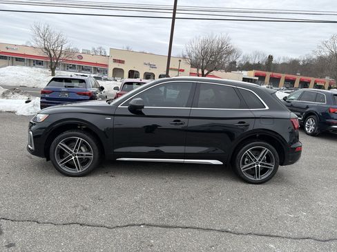 Used 2023 Audi Q5 e Premium Plus w/ Premium Plus Package image 4