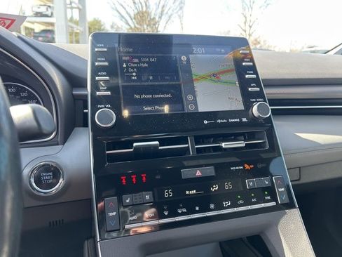 Used 2019 Toyota Avalon Touring image 18