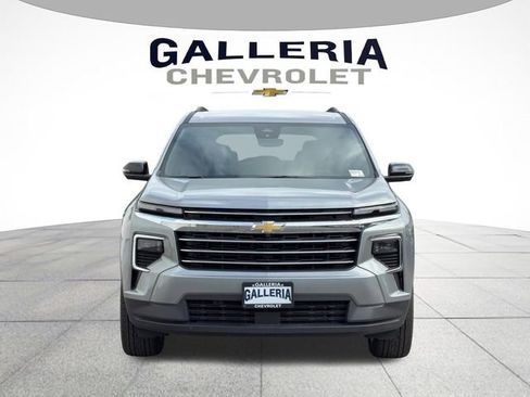 New 2026 Chevrolet Traverse LT w/ Driver Confidence Package FWD image 3