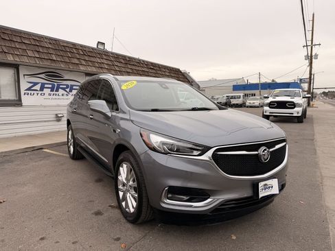 Used 2020 Buick Enclave Premium w/ Sun and Sites Package image 9