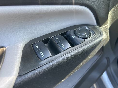 Used 2023 Chevrolet Equinox LT image 20