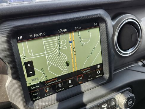 Used 2020 Jeep Wrangler Unlimited Sahara image 2