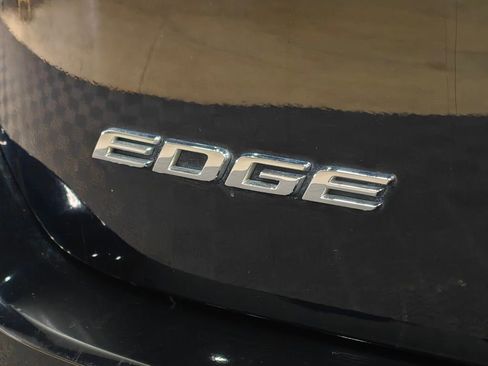 Used 2017 Ford Edge SE image 35