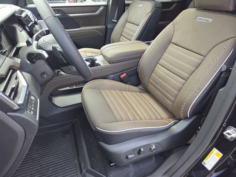 New 2026 GMC Acadia Denali Ultimate w/ LPO, Floor Liner Package AWD/4WD image 35