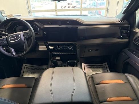 Used 2025 GMC Sierra 1500 AT4 w/ Technology Package AWD/4WD image 21