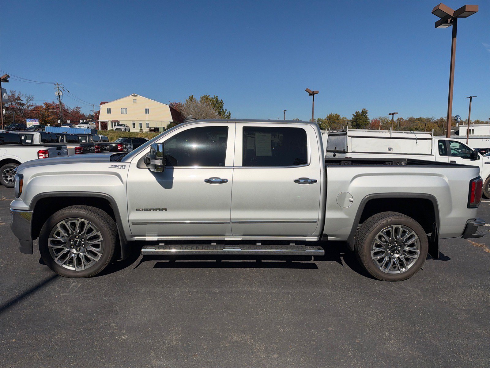 Used 2018 GMC Sierra 1500 SLT AWD/4WD image 9