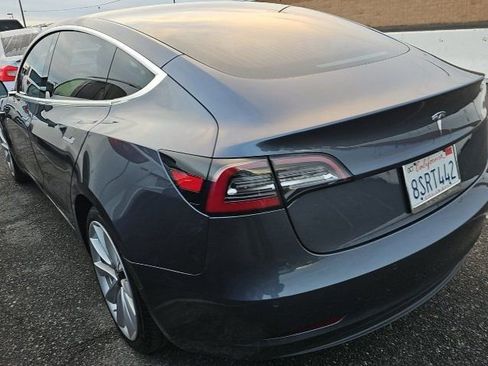 Used 2020 Tesla Model 3 Standard Range Plus image 3