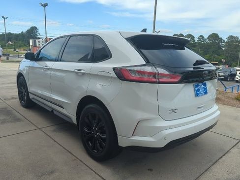 Used 2024 Ford Edge SE w/ Black Appearance Package AWD/4WD image 5