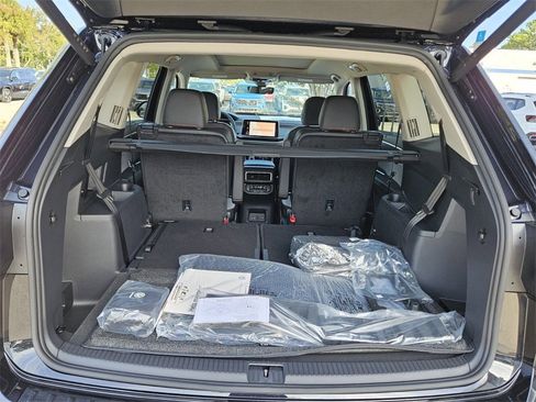 New 2026 Volkswagen Atlas Peak Edition image 11