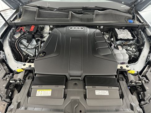 Certified 2025 Audi Q7 2.0T Premium Plus image 11