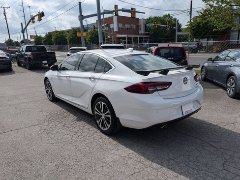 Used 2019 Buick Regal Essence w/ Driver Confidence Package I FWD image 8