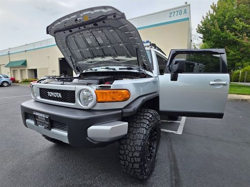 Used 2007 Toyota FJ Cruiser 4WD image 25
