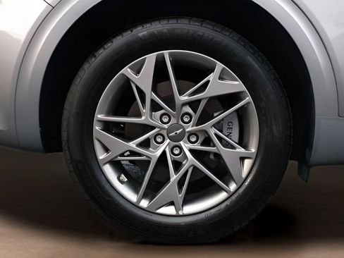Used 2025 Genesis GV70 2.5T AWD/4WD image 16