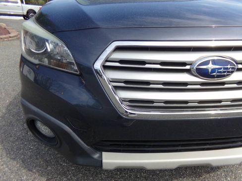 Used 2015 Subaru Outback 2.5i Limited AWD/4WD image 4