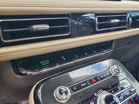 Used 2022 Lincoln Nautilus Reserve image 24