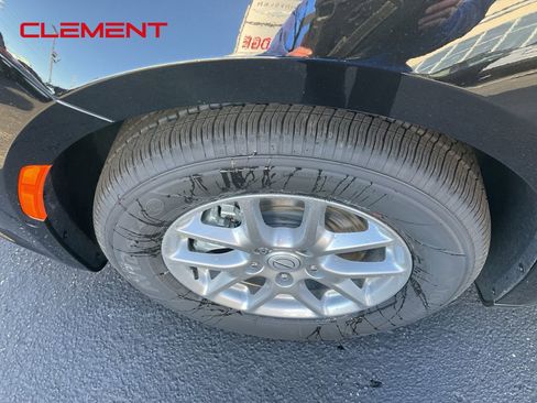 New 2026 Chrysler Pacifica Select image 7