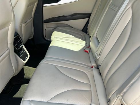 Used 2017 Lincoln MKX Reserve w/ Driver Assistance Package FWD image 13