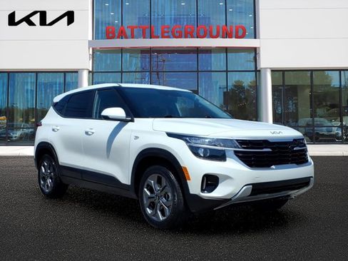 Certified 2024 Kia Seltos LX AWD/4WD image 1