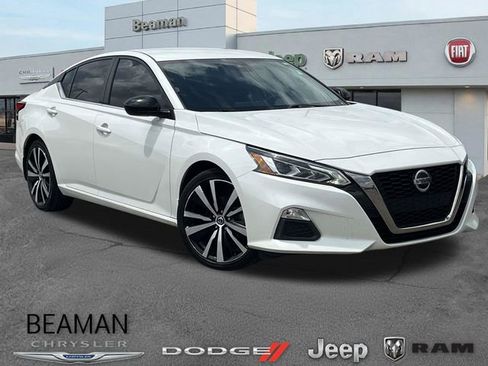 Used 2022 Nissan Altima 2.5 SR FWD image 1