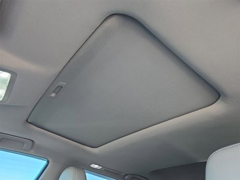 Used 2018 Toyota Highlander Limited image 16