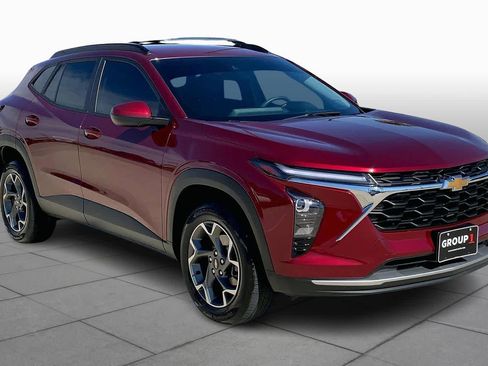 Certified 2024 Chevrolet Trax LT image 3