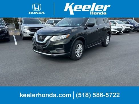 Used 2019 Nissan Rogue SV image 1