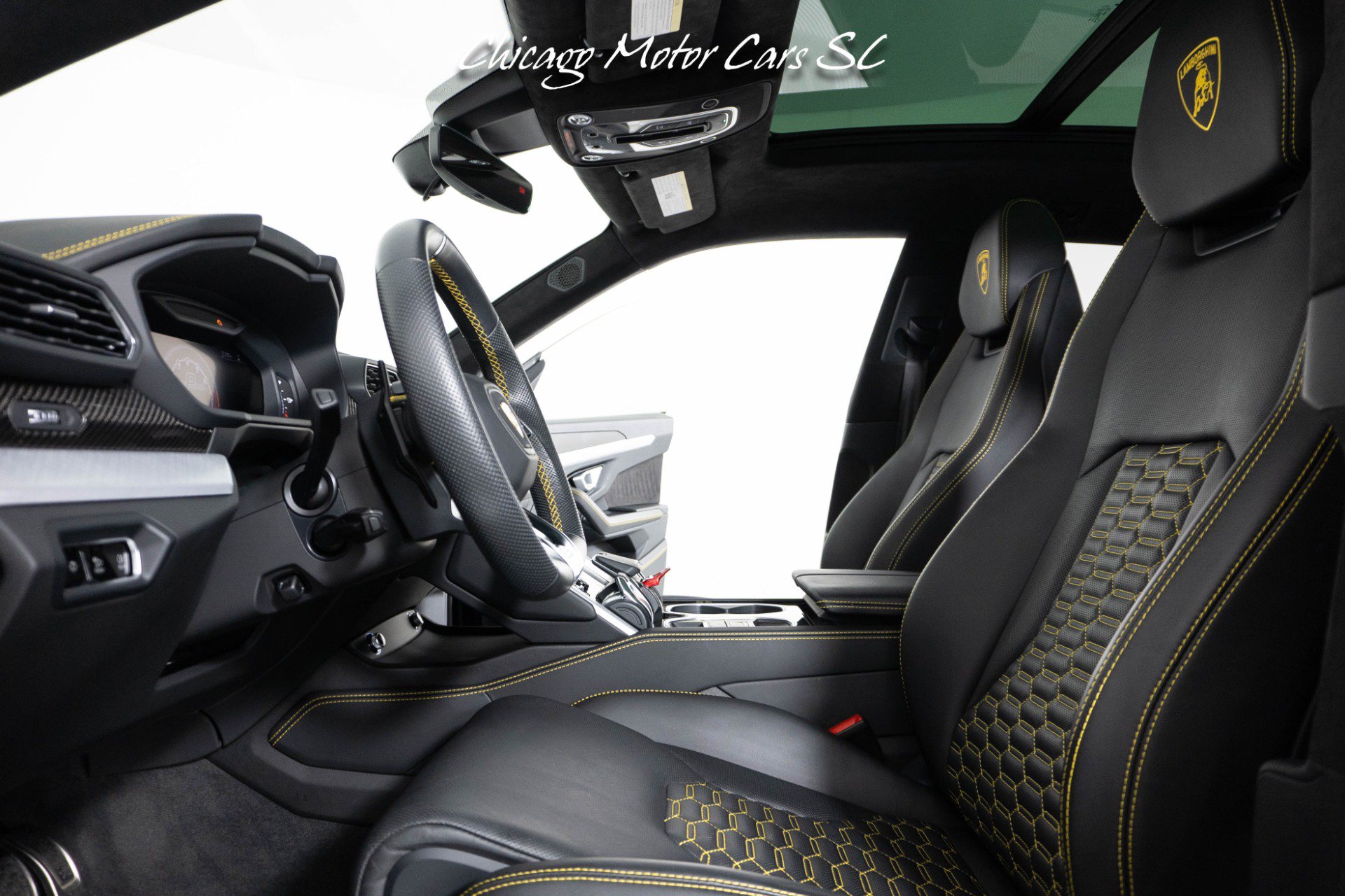 Used 2021 Lamborghini Urus AWD/4WD image 35