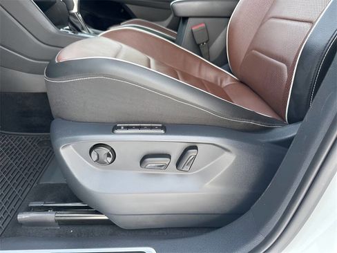 Used 2024 Volkswagen Tiguan SEL R-Line image 19