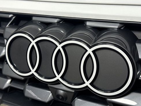 Used 2025 Audi Q5 Premium w/ Convenience Package AWD/4WD image 29