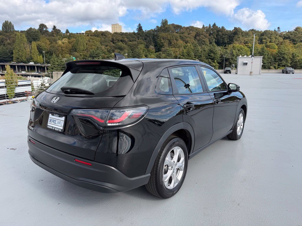 Used 2024 Honda HR-V LX image 7