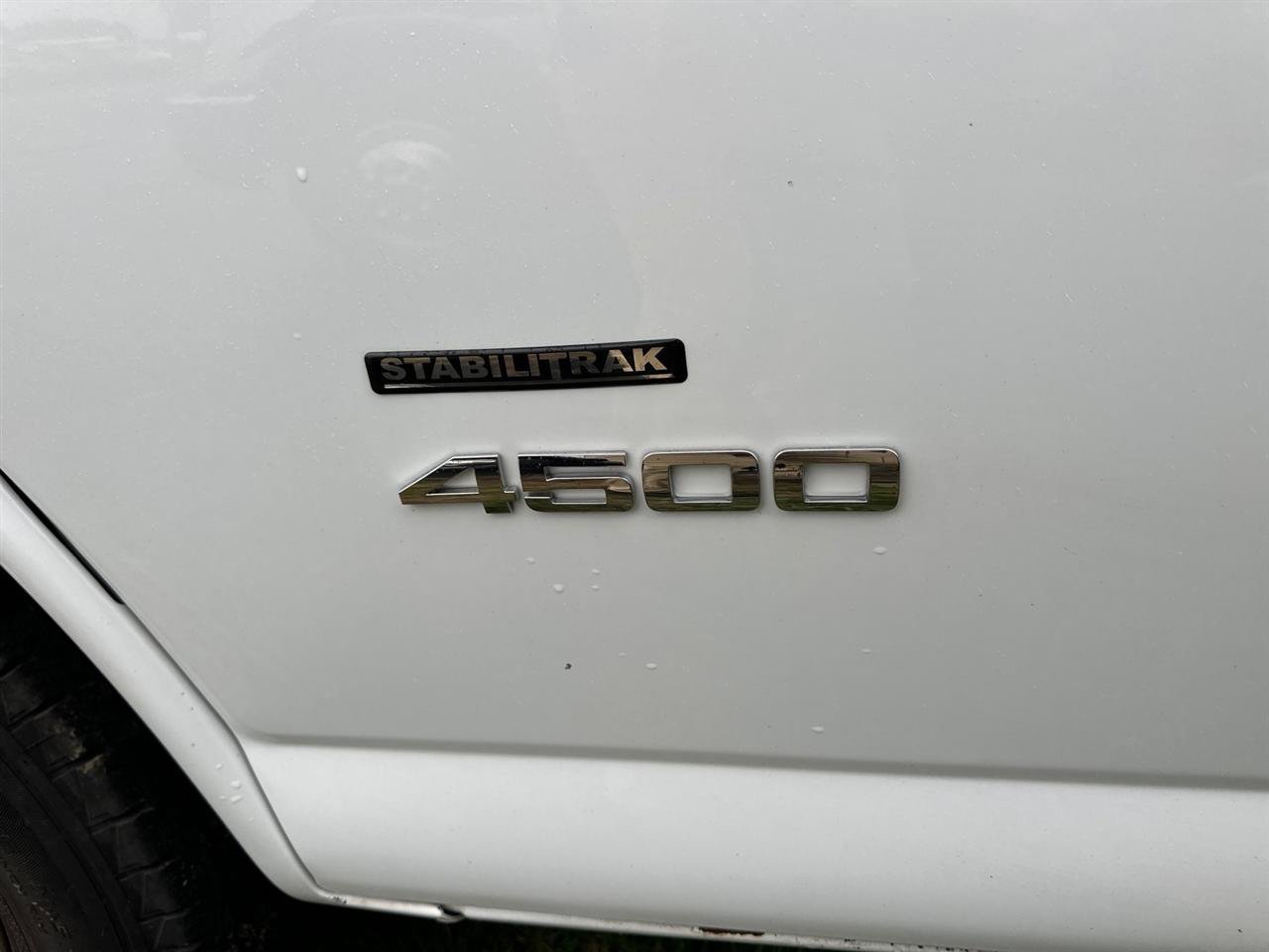 Used 2018 Chevrolet Express 4500 Extended w/ Driver Convenience Package RWD image 7