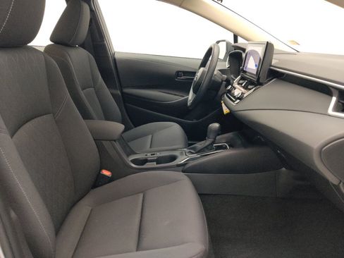 Used 2025 Toyota Corolla LE FWD image 21