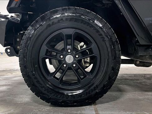 Used 2017 Jeep Wrangler Unlimited Sahara image 11