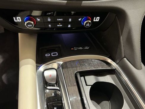 Used 2024 Buick Enclave Essence FWD image 16
