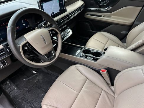 Used 2023 Lincoln Corsair Reserve w/ Equipment Group 201A image 9