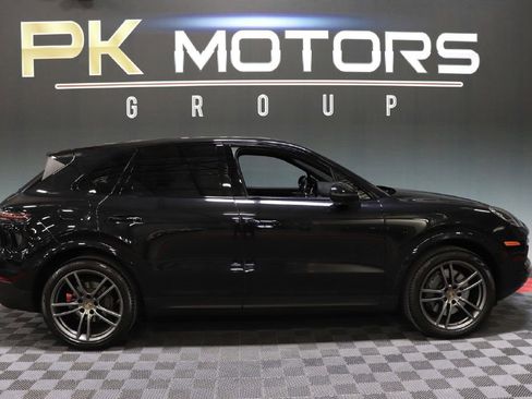 Used 2019 Porsche Cayenne S image 9