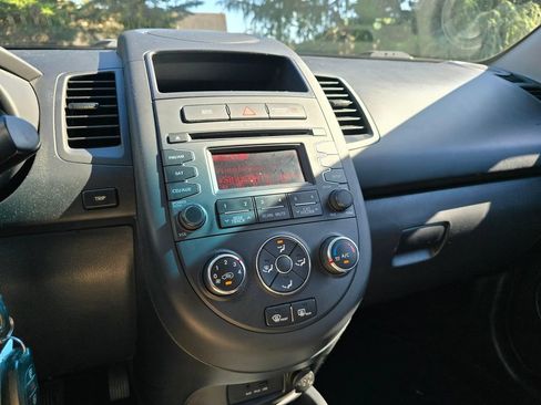 Used 2013 Kia Soul FWD image 17