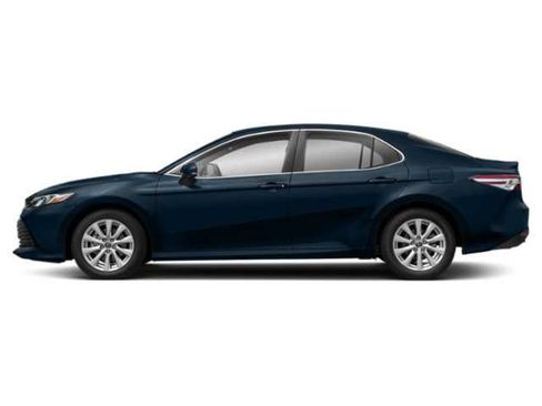 Used 2018 Toyota Camry LE FWD image 3