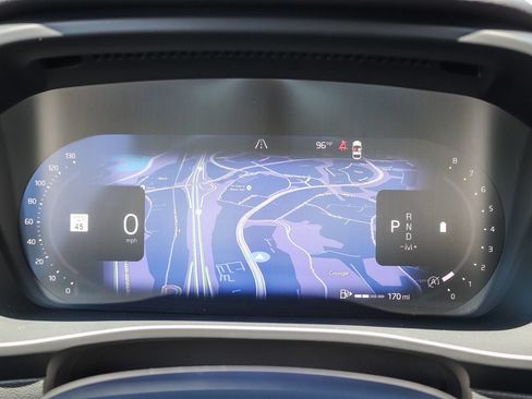 Certified 2026 Volvo XC40 B4 Core FWD image 27