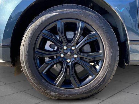 Certified 2024 Ford Edge SE w/ Black Appearance Package image 11