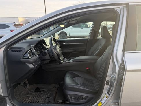 Used 2022 Toyota Camry SE image 7
