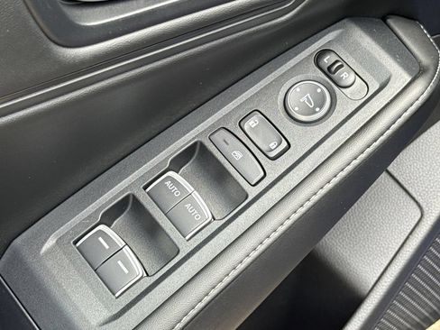 Used 2025 Honda Accord Sport image 19