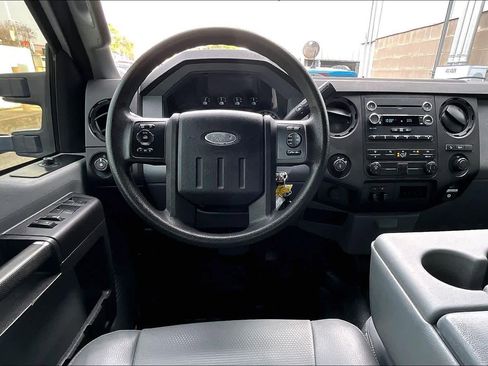 Used 2012 Ford F250 XL w/ PWR Equipment Group image 5