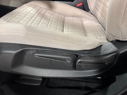 Certified 2023 Honda HR-V LX image 14