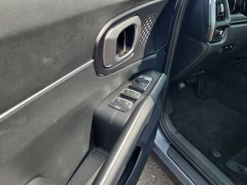 Used 2023 Kia Sorento S w/ Panoramic Sunroof Package FWD image 11
