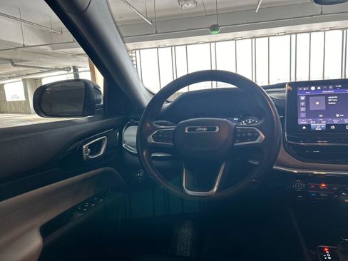 Used 2022 Jeep Compass Limited image 25