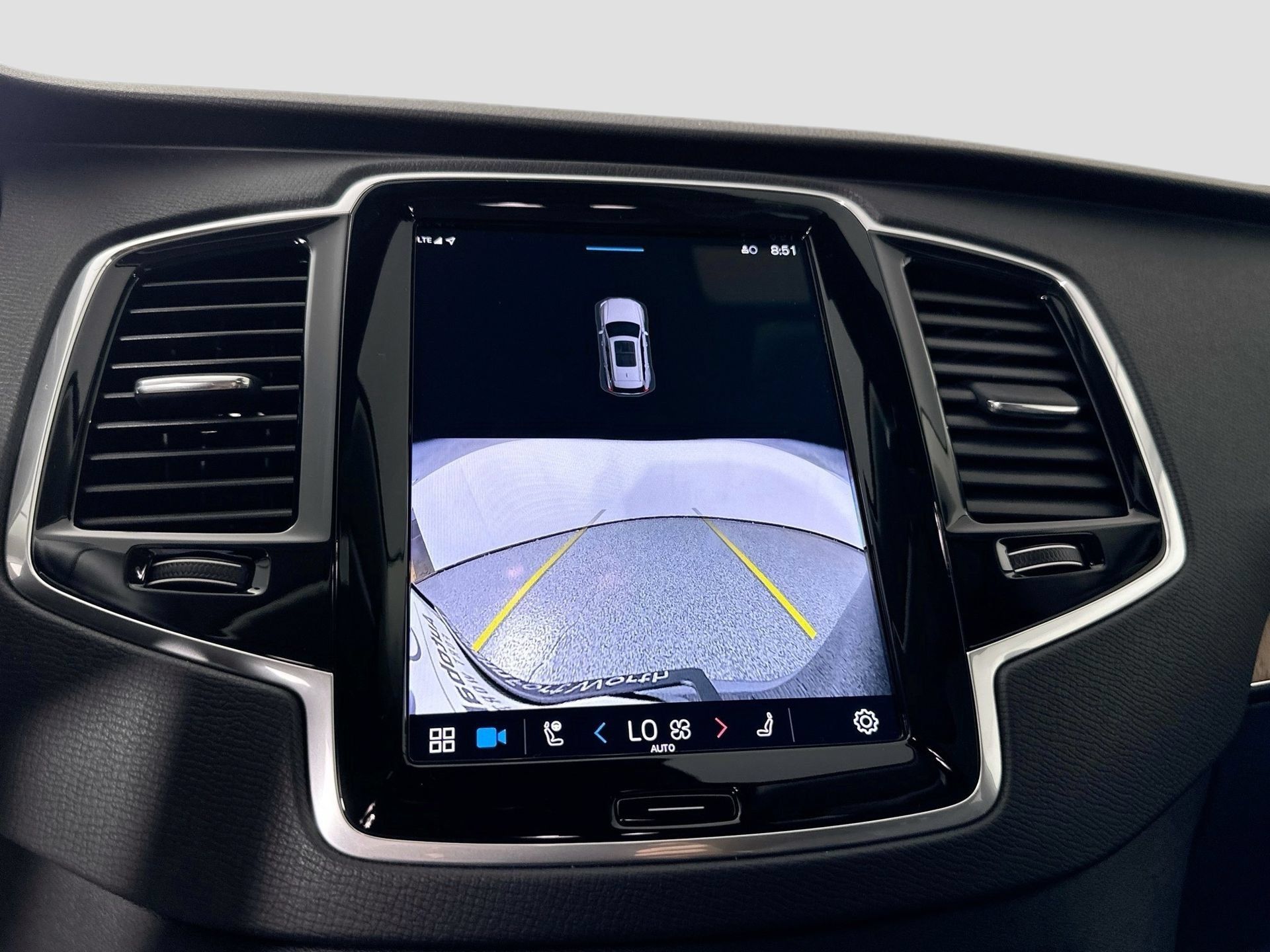 Certified 2025 Volvo XC90 T8 Plus w/ Protection Package Premier AWD/4WD image 12