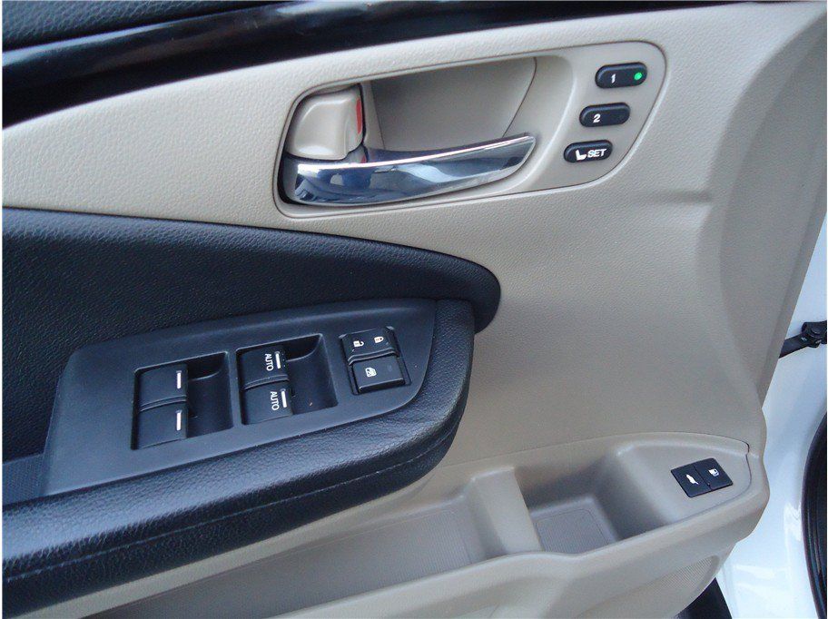 Used 2016 Honda Pilot Elite image 12
