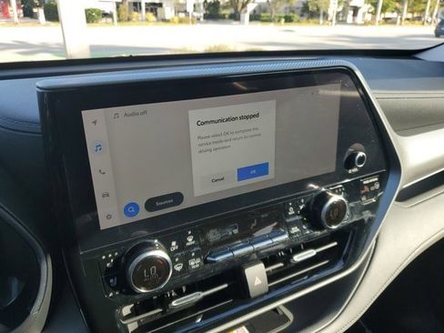 Used 2023 Toyota Highlander Platinum image 18