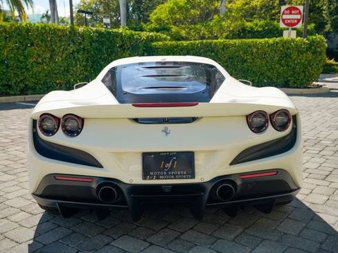 Used 2021 Ferrari F8 Tributo image 22